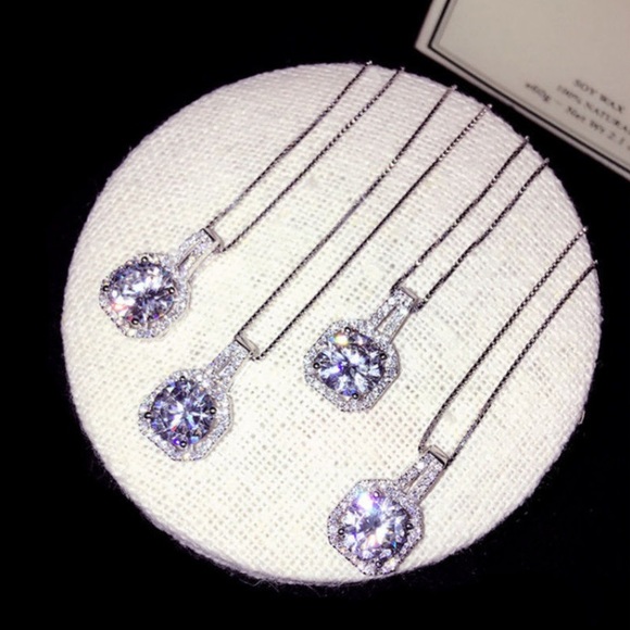 Crystal necklace - Picture 3 of 7